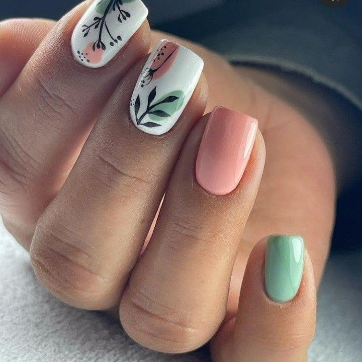 Glossy Light Pink and Green Floral Press on Fake Artificial Nails / tns666