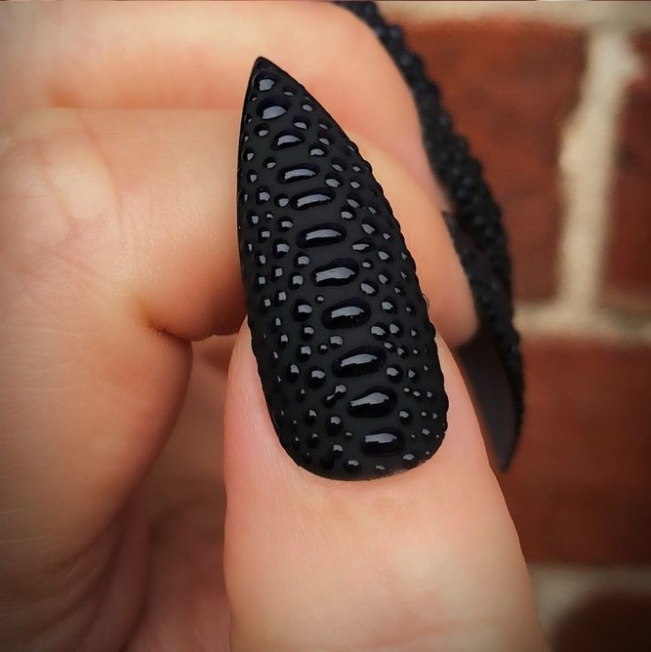 Glossy Black Snake Skin Press on Fake Artificial Nails / tns603