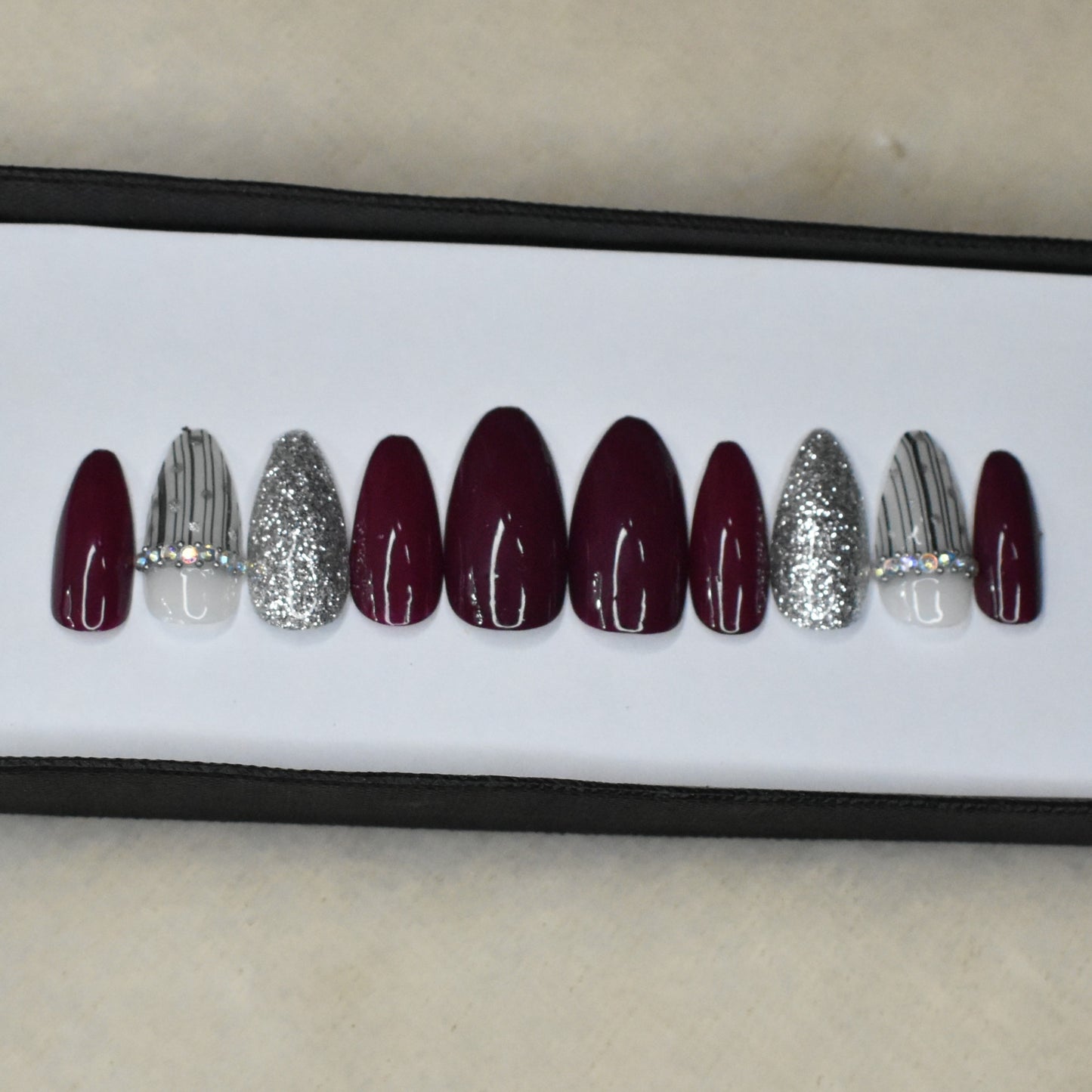 Glossy Plum Glitter Rhinestones Press on Nails Set // 485