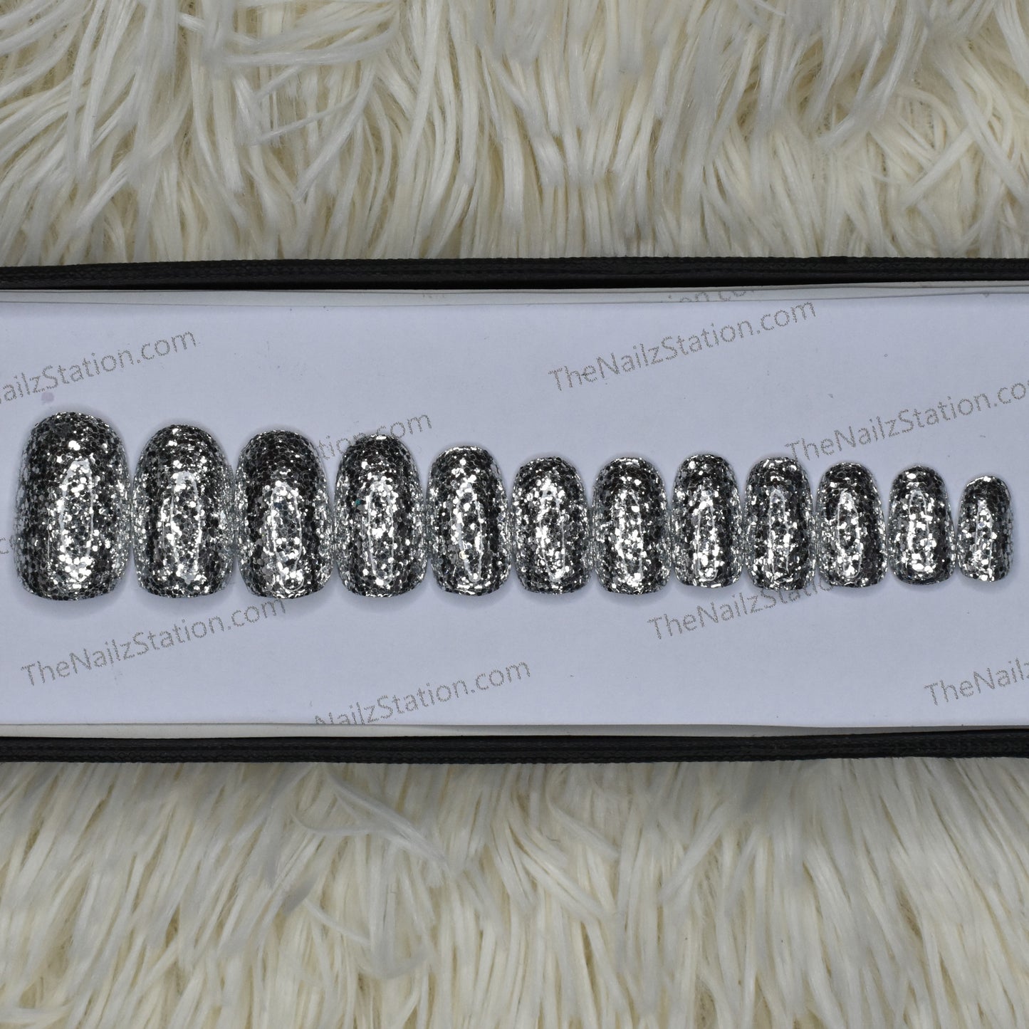 Glossy Silver Glitter Press on Nails Set // 379