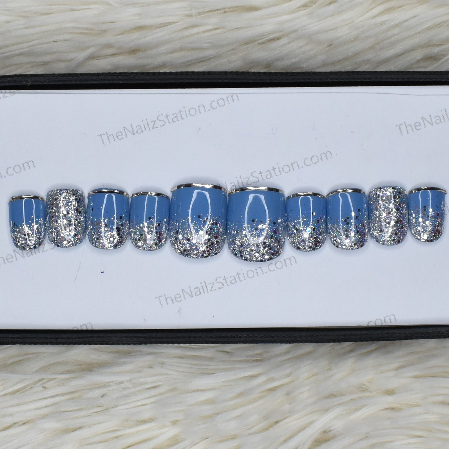 Glossy Light Blue Glitter Press on Nails Set // 512