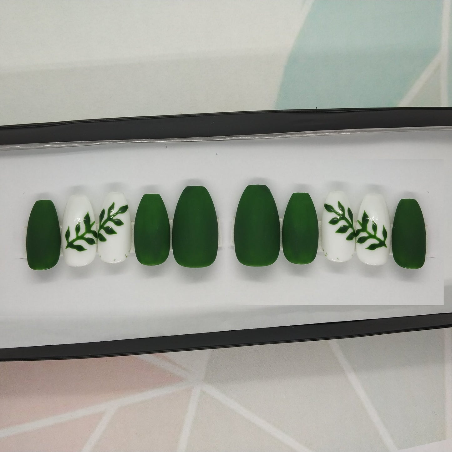 Matte Green leaves Press on Nails Set // 143