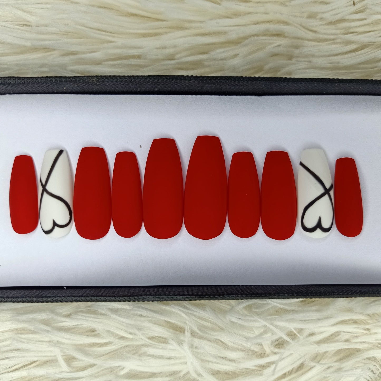 Red Matte Hearts Press on Nails Set // 288