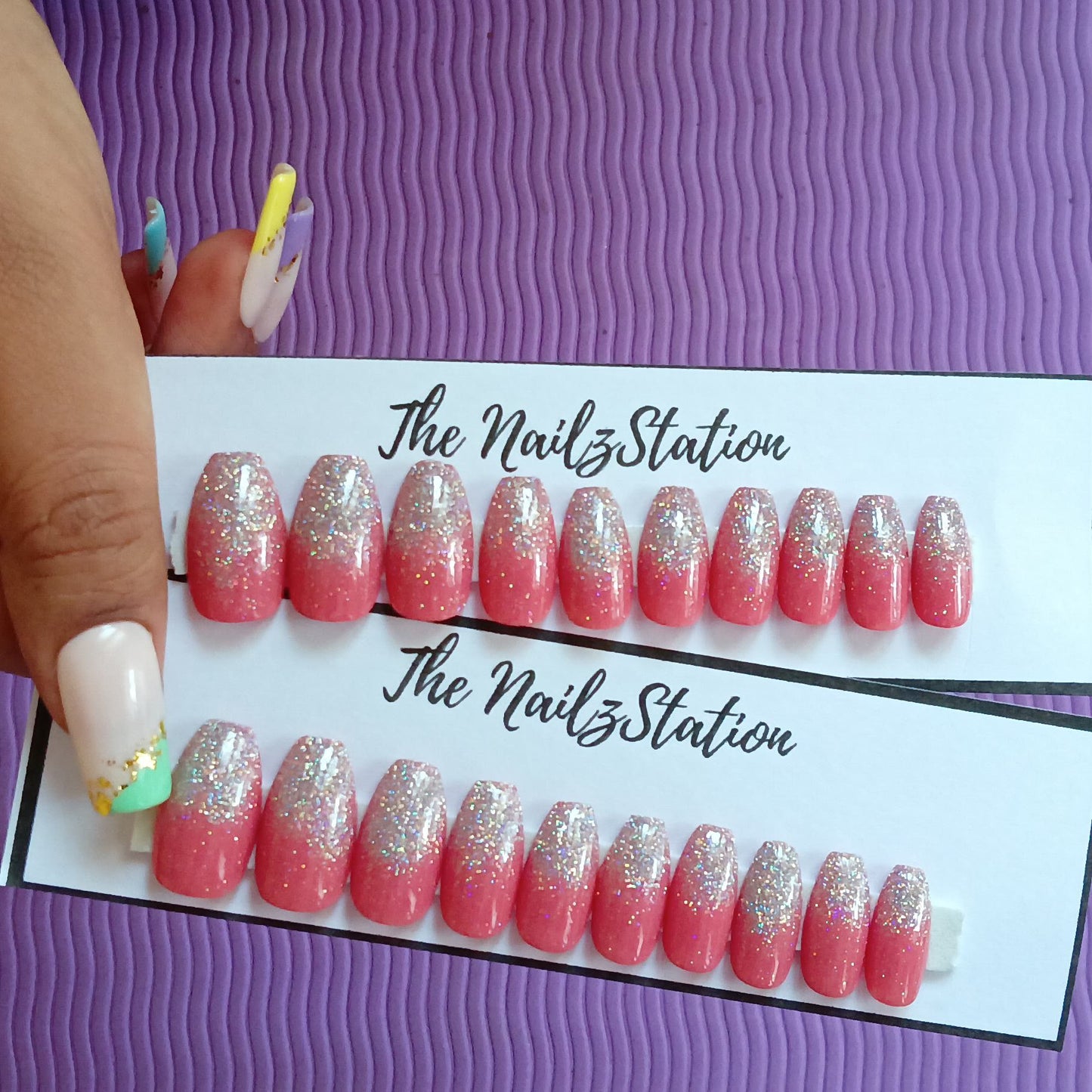 Glossy Pink Glitter Ombre Press on Nails Set (20 nails / Coffin)