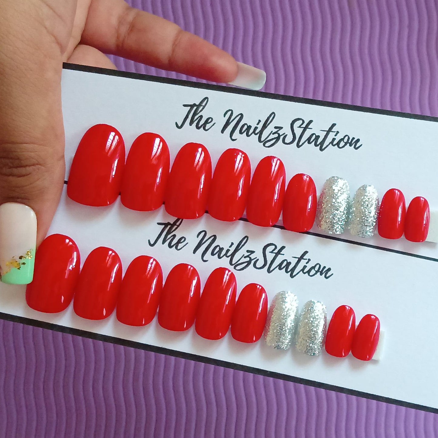 Glossy Red Silver Glitter Press on Nails Set (20 nails / Oval)