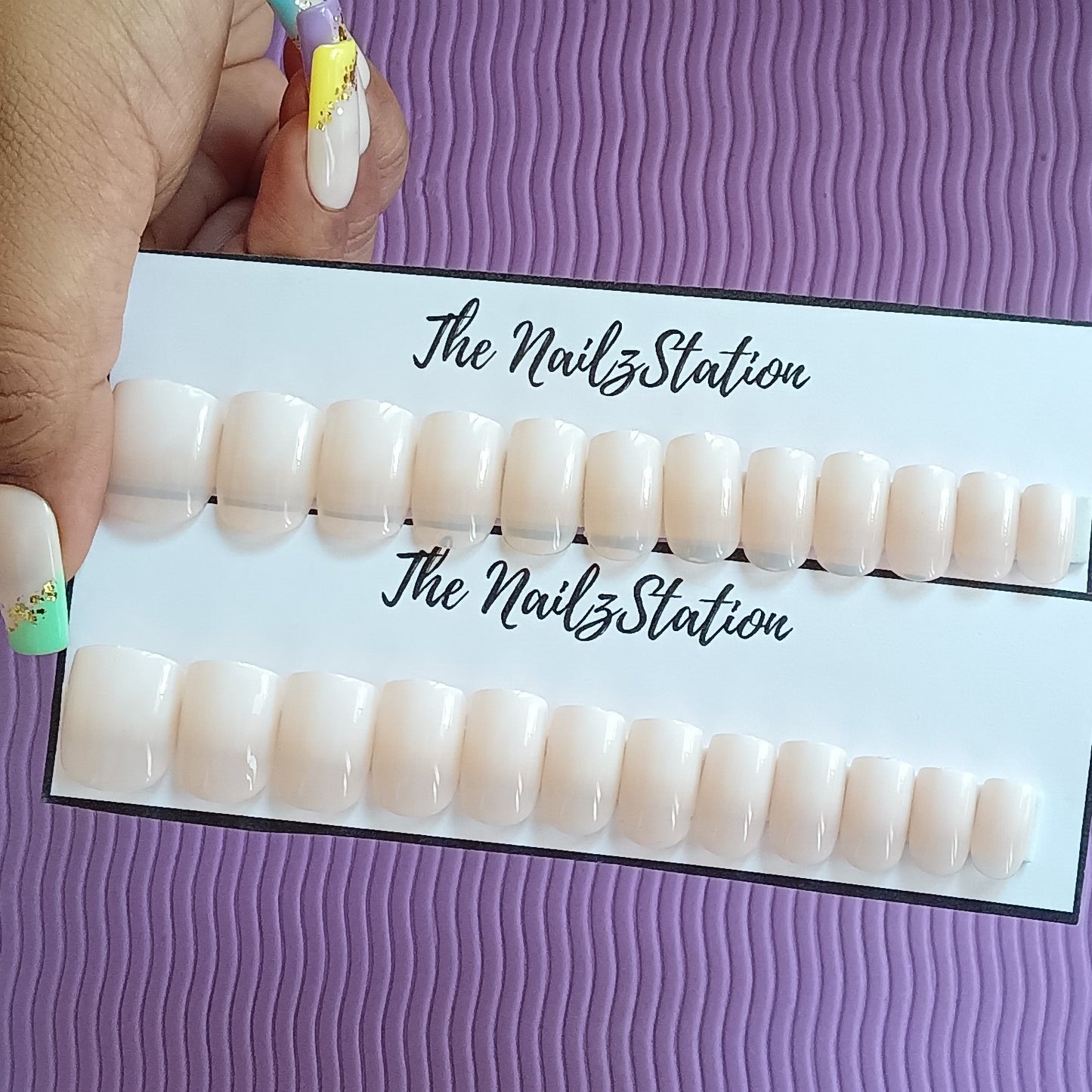 Glossy Nude French Ombre Press on Nails Set (24 nails / Square)