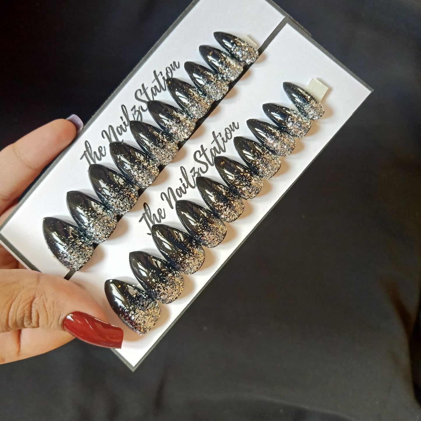 Glossy Black Chunky Silver Glitter Ombre Press on Nails Set (20 nails / Almond)