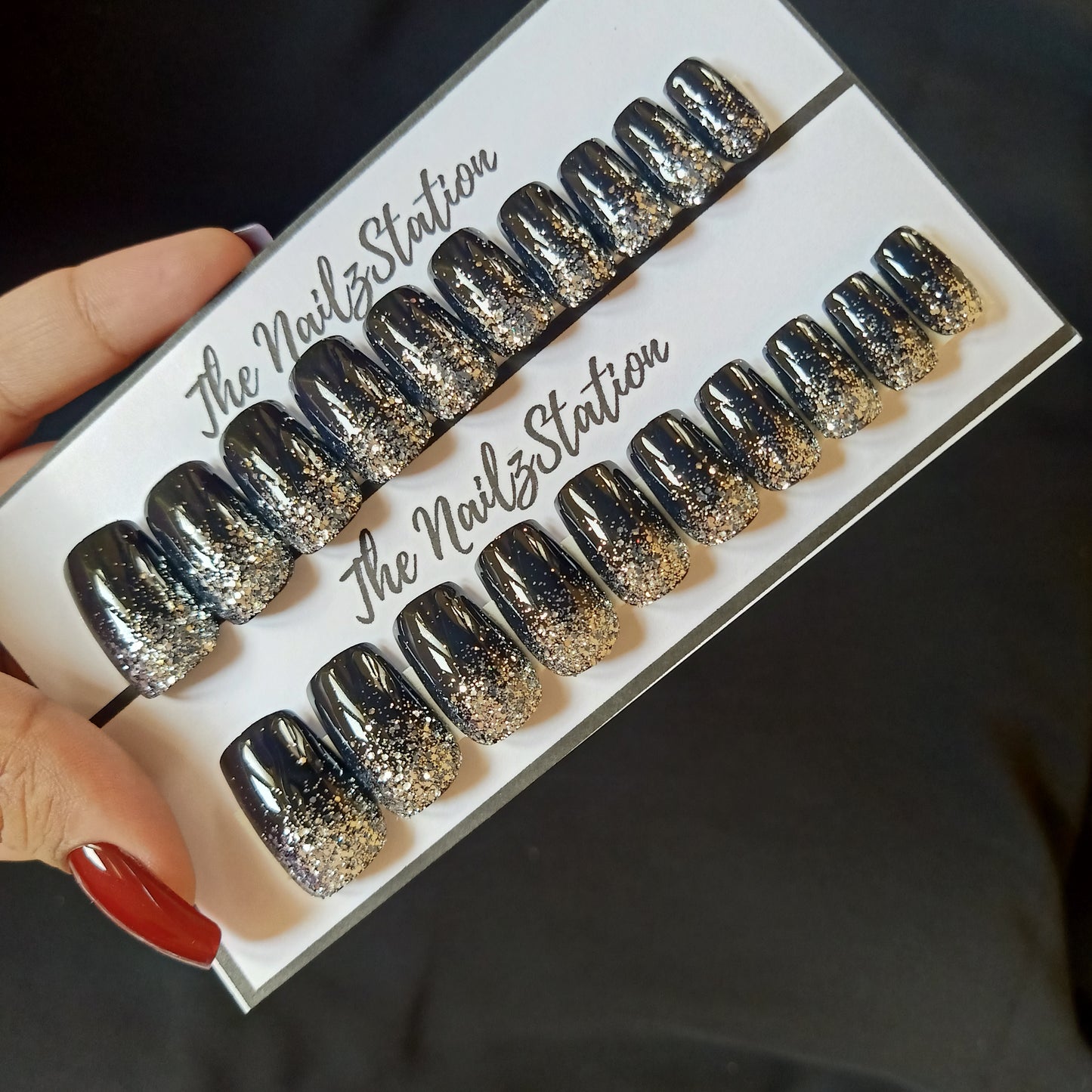 Glossy Black Chunky Silver Glitter Ombre Press on Nails Set (20 nails / Medium Square)