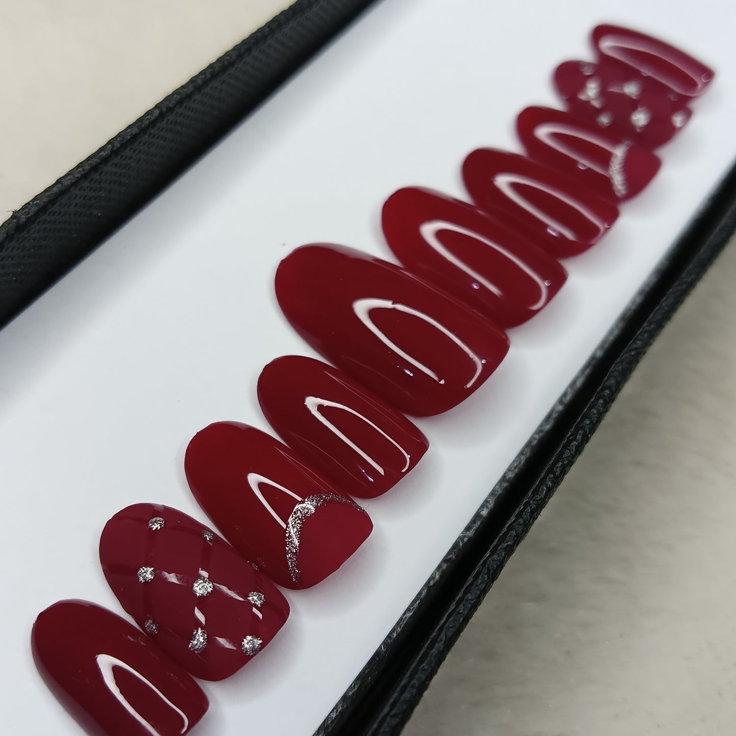 Dark pink with Abstract Dots Press on Nails Set //1030