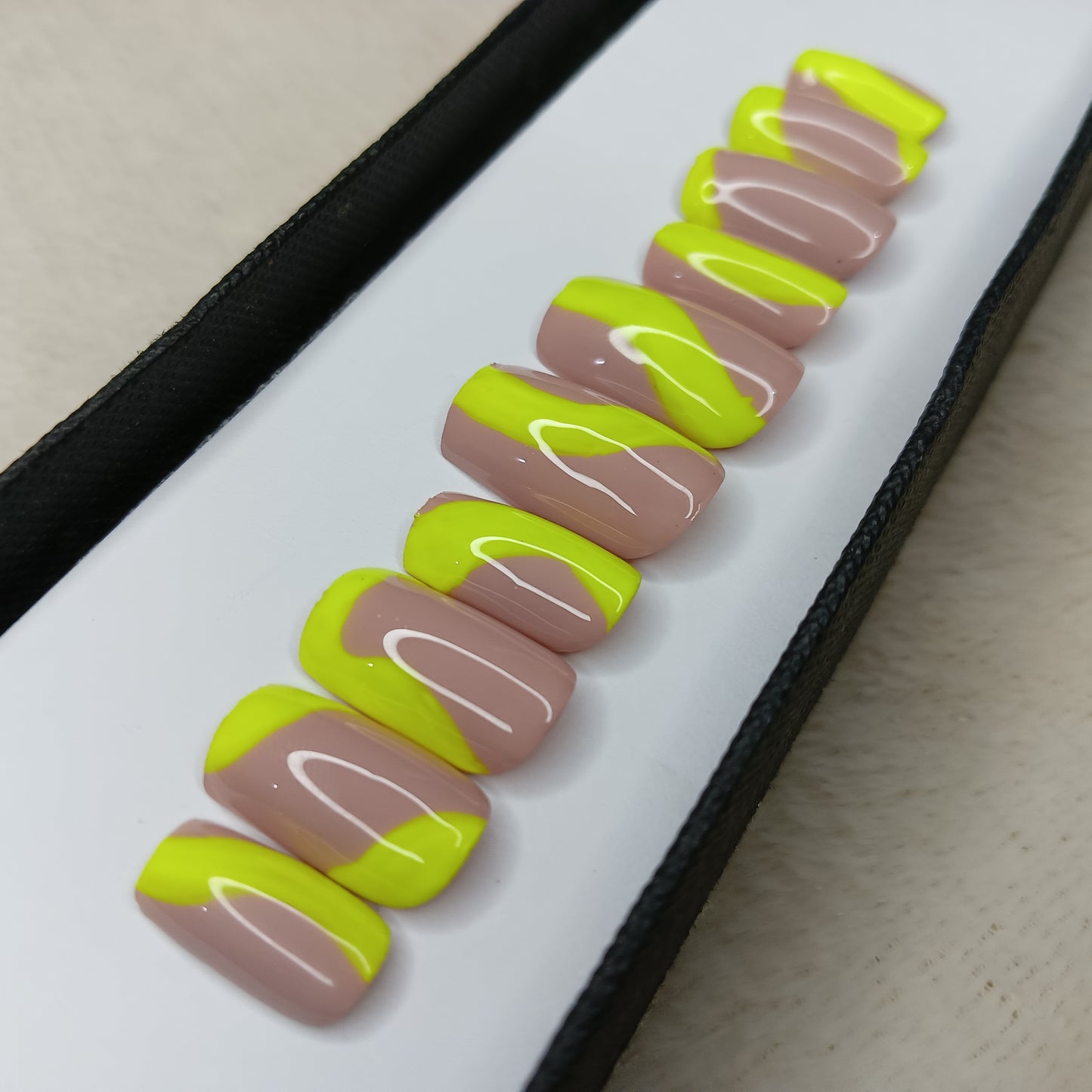 Glossy Neon Swirls Press on Nails Set // 571