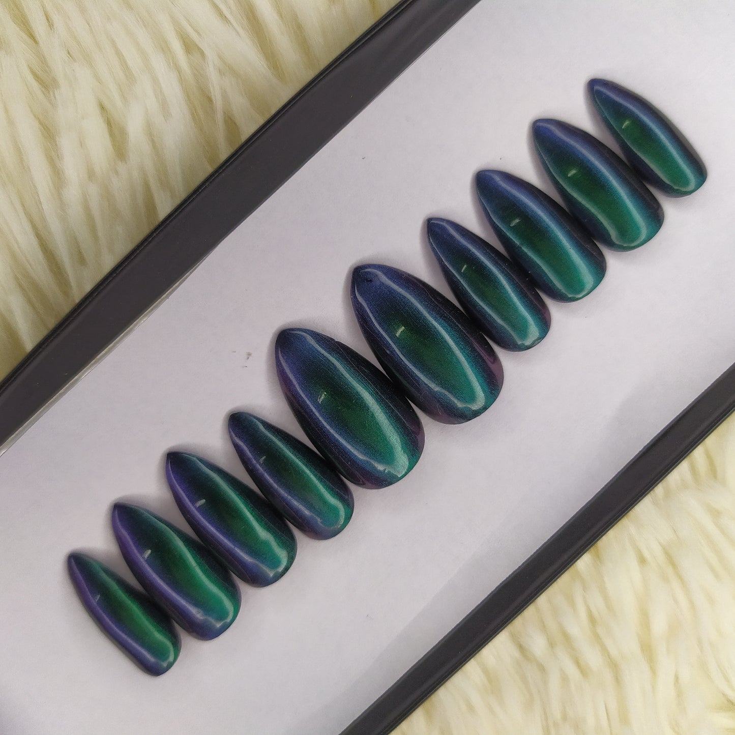 Green and Blue Chameleon Press on Nails Set // 159