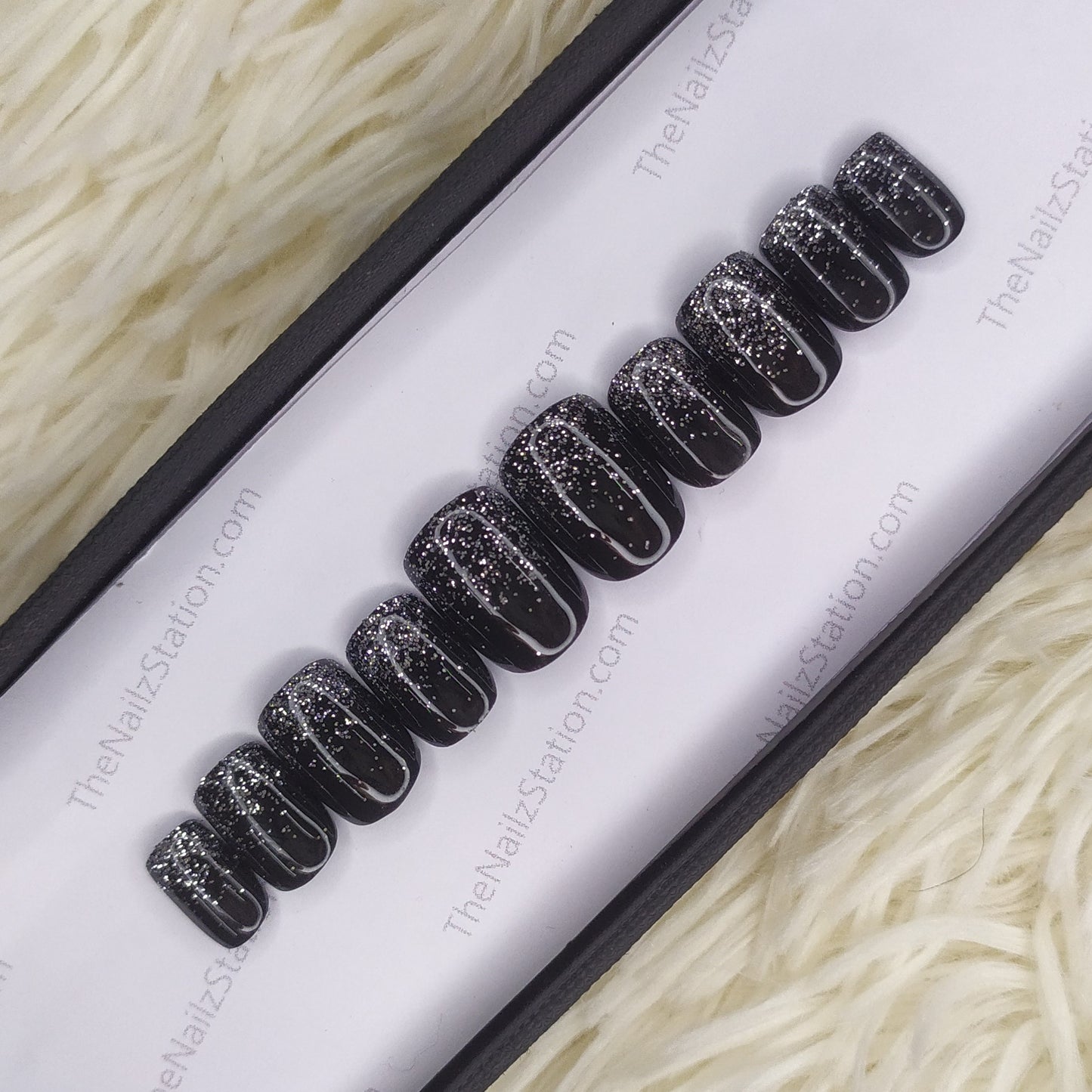 Black Glossy Fine Glitter Press on Nails Set //191