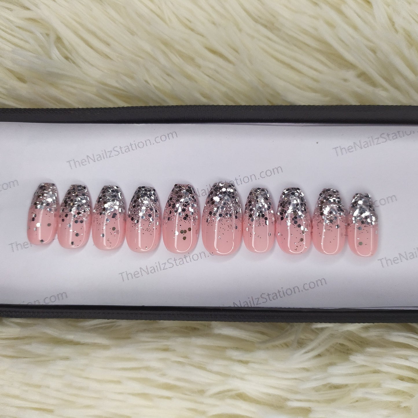 Glossy Light Pink Glitter Ombre Press on Nails Set // 344