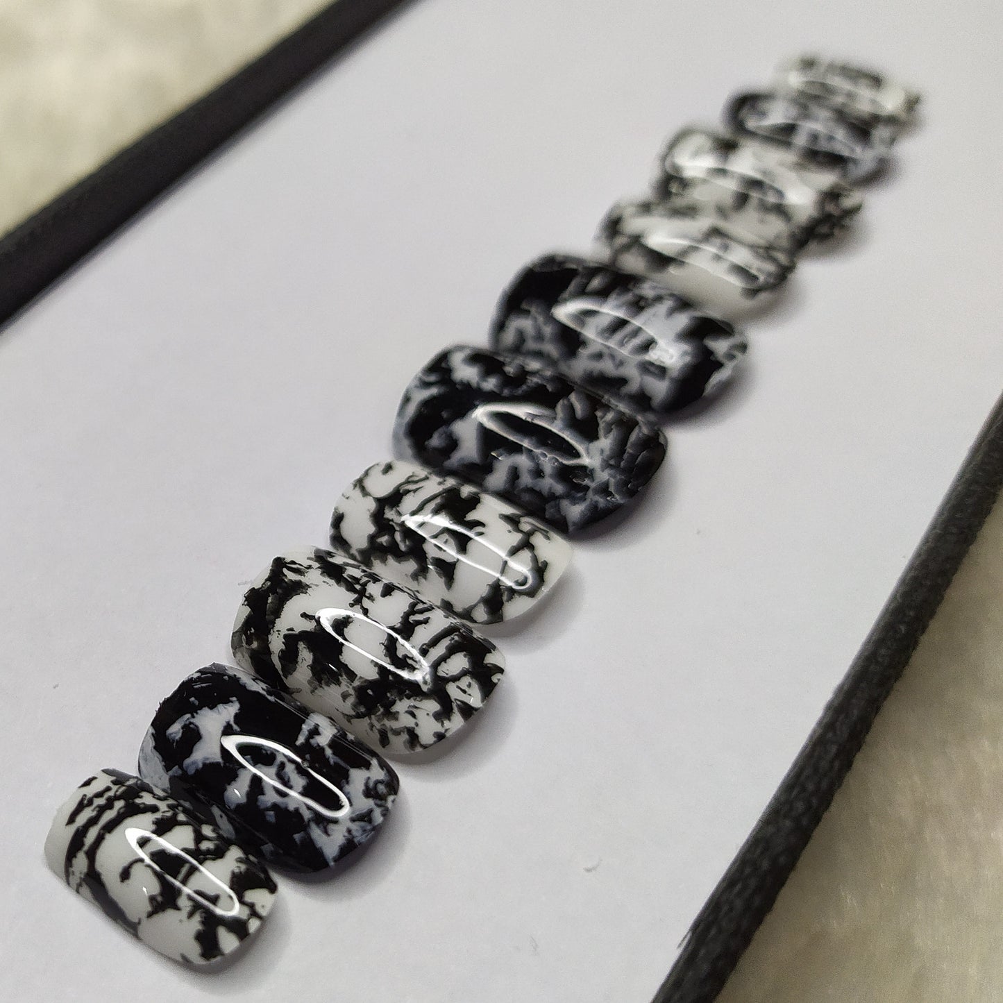 Black and White Marble Press on Nails // 127