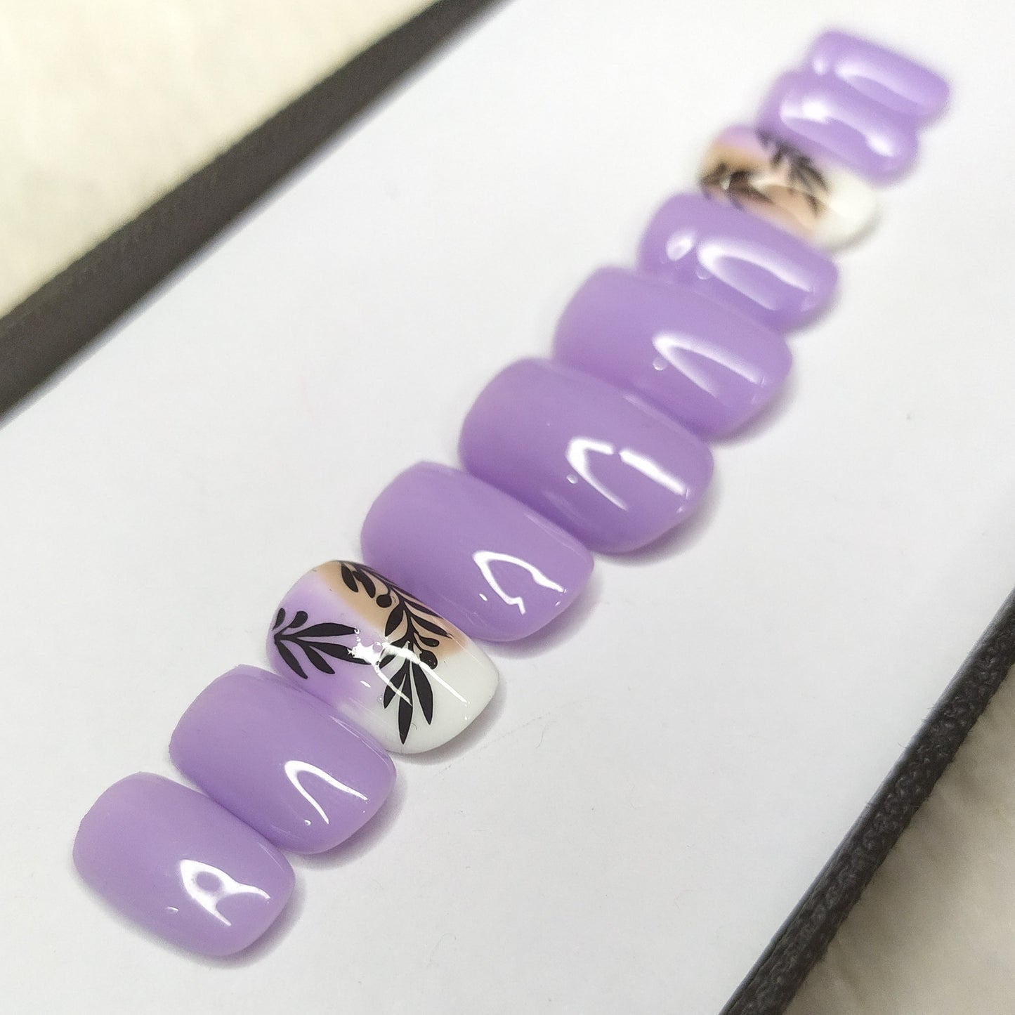 Glossy Lavender Floral Printed Press on Nails Set // 544