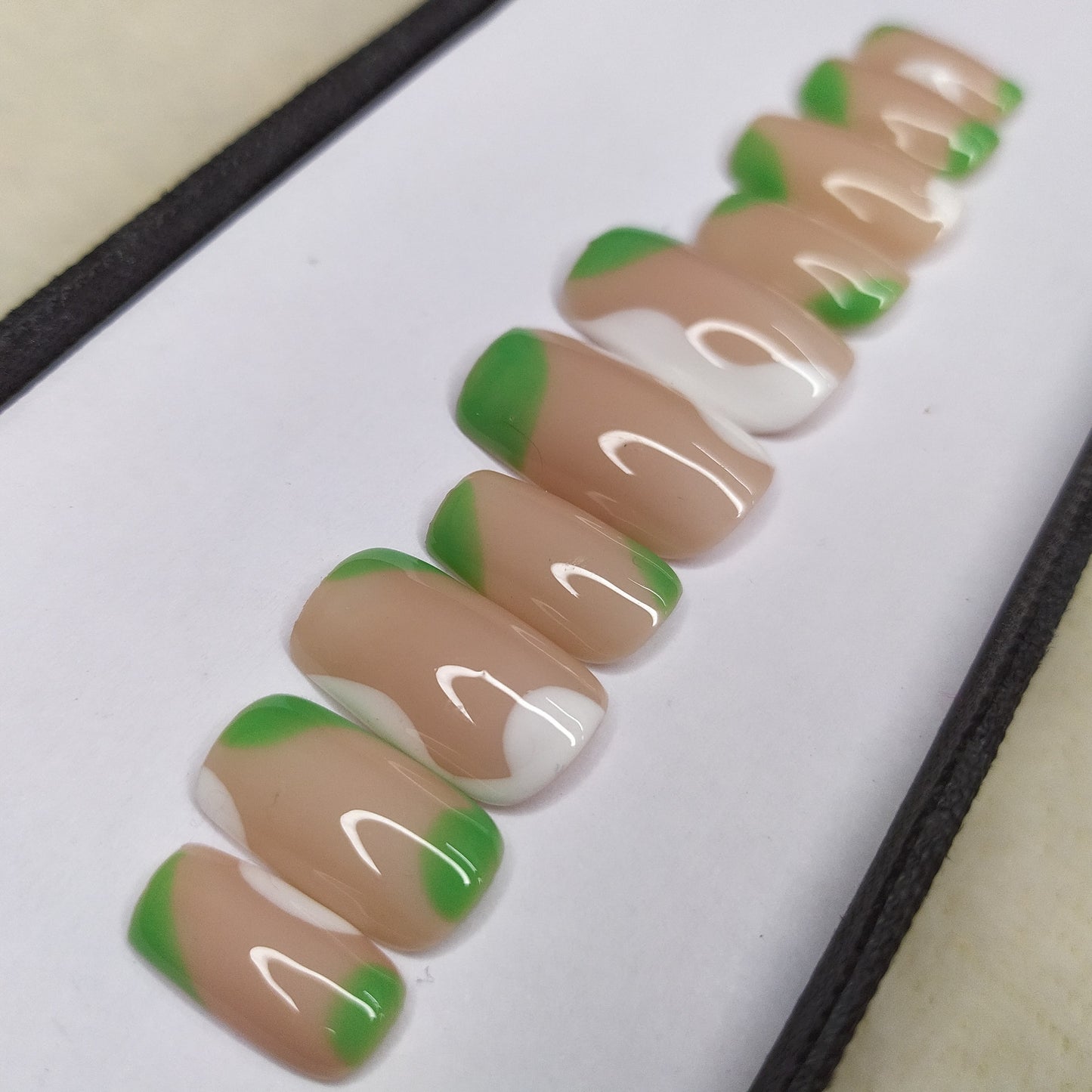 Glossy White and Green Abstract Press on Nails Set // 552