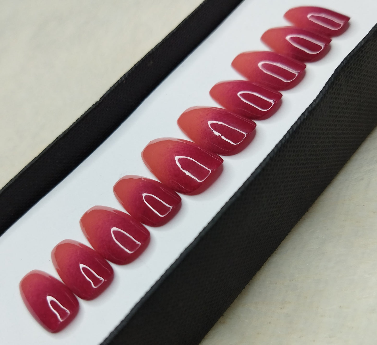 Glossy Dark Pink Ombre Press on Nails Set // 642