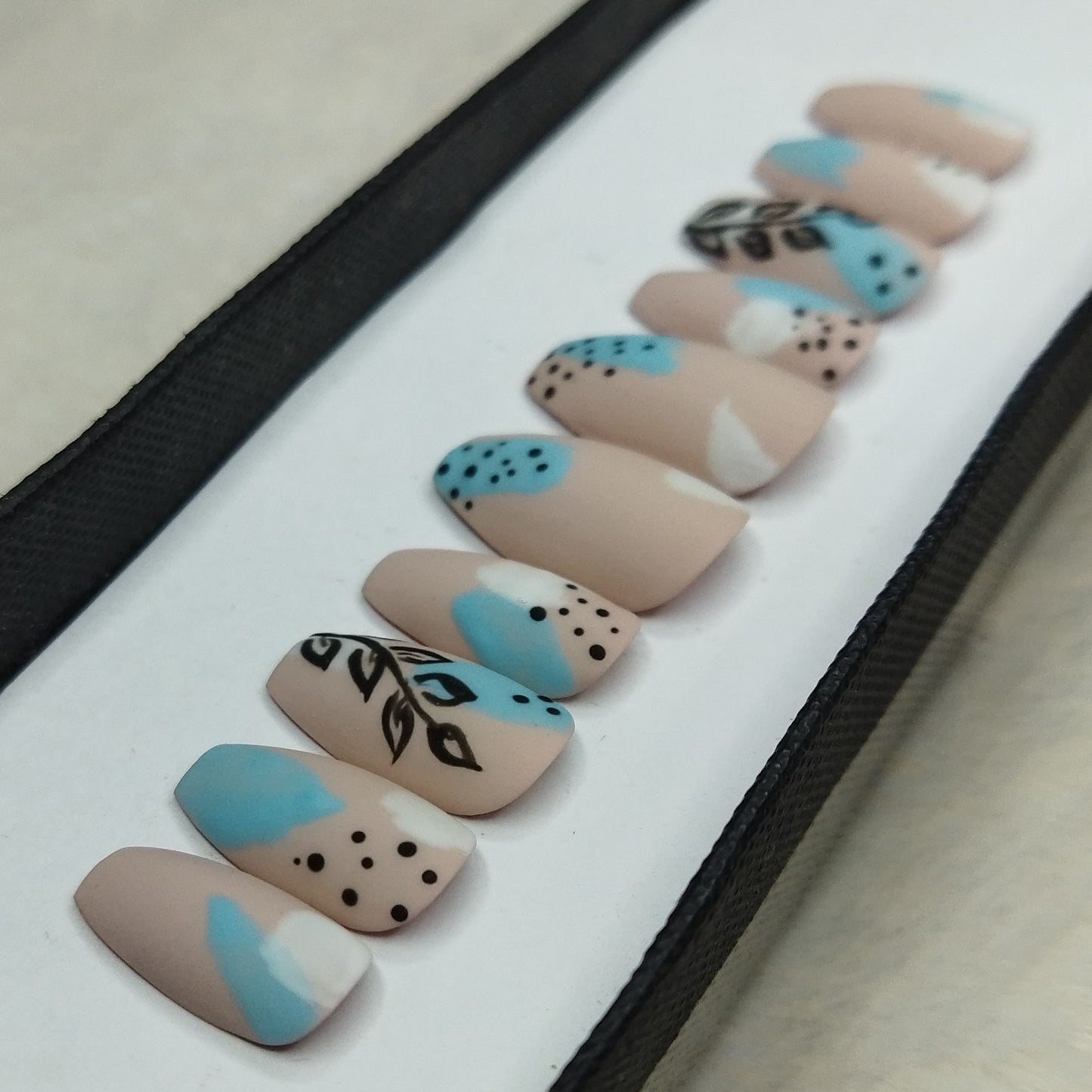 Matte Nude Abstract Print Press on Nails / Fake Nails / Artificial Nails Set // 800