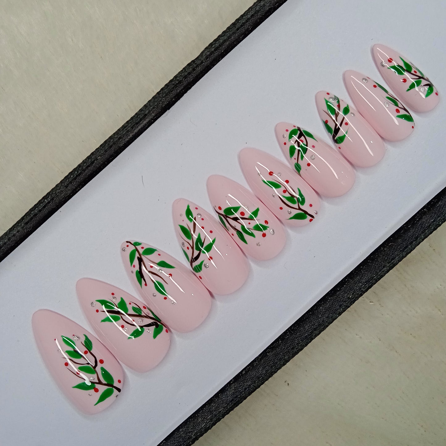 Glossy Light Pink Leaves Print Press on Nails Set //890