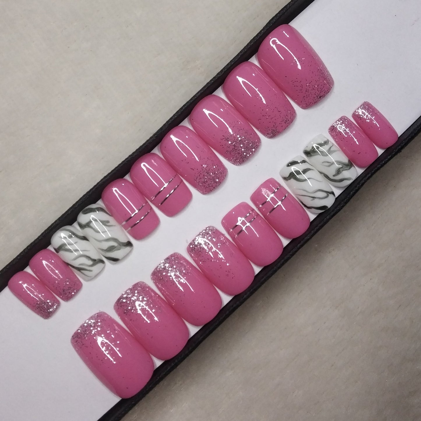 Glossy Pink With Marble Press on Nails // 991