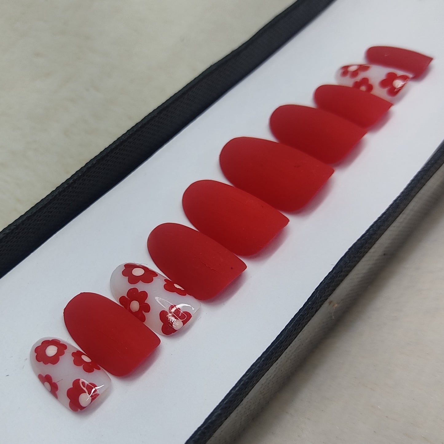Matte Red glossy Floral Press on Nails Set //1042