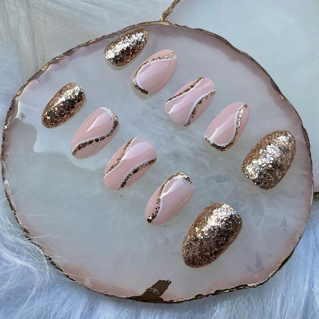 Glossy Glitter Swirls Press on Fake Nails // tns416