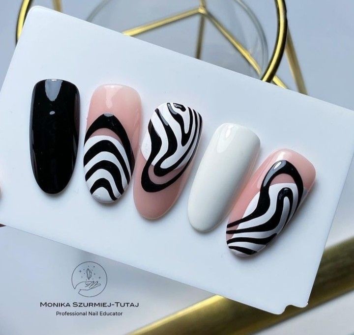Glossy Black and White Swirls Press on Fake Nails // tns468