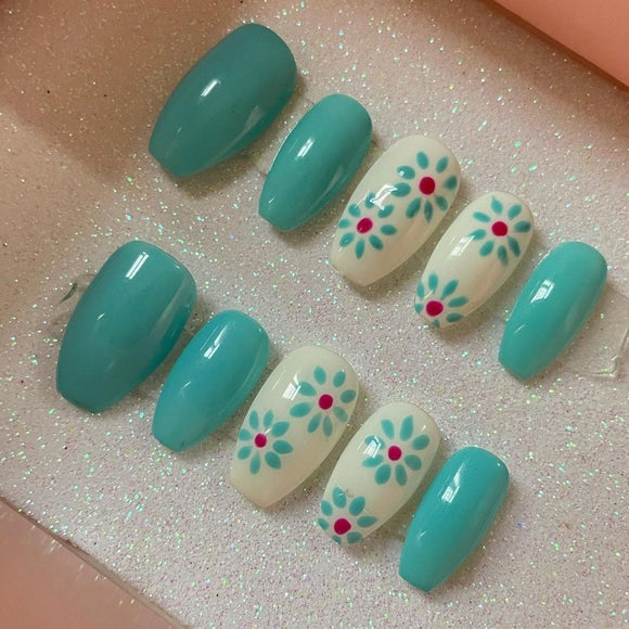 Glossy Light Blue Floral Press on Fake Nails // tns898