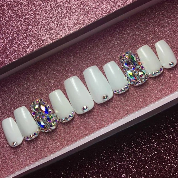 Glossy White Studded Press on Fake Artificial Nails / tns709