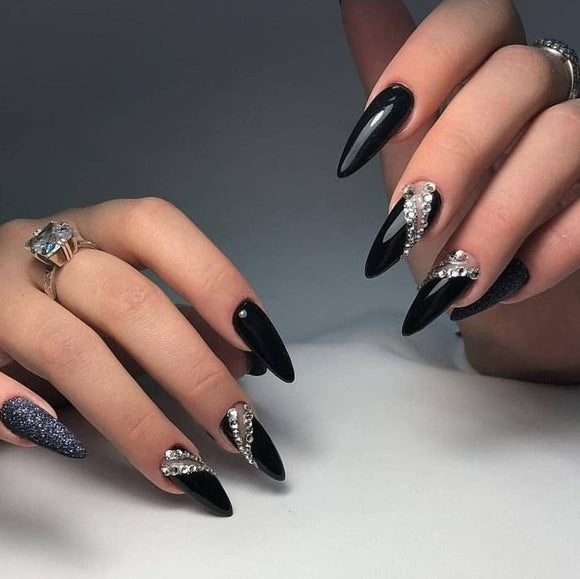 Glossy Black Studded Press on Fake Artificial Nails / tns609