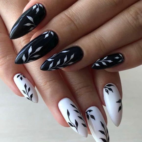 Glossy Black and White Floral Press on Fake Artificial Nails / tns640