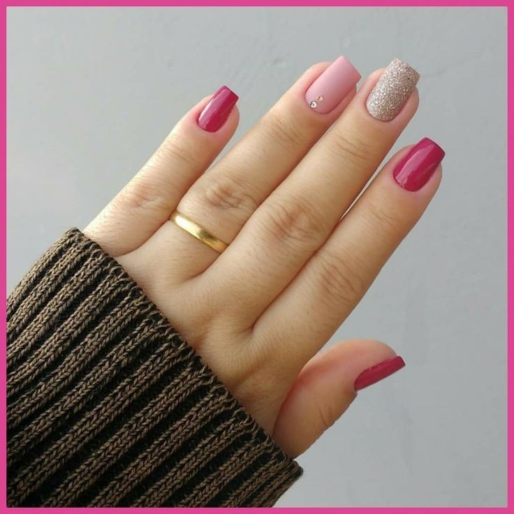 Glossy Pink Glitter Press on Fake Artificial Nails / tns563