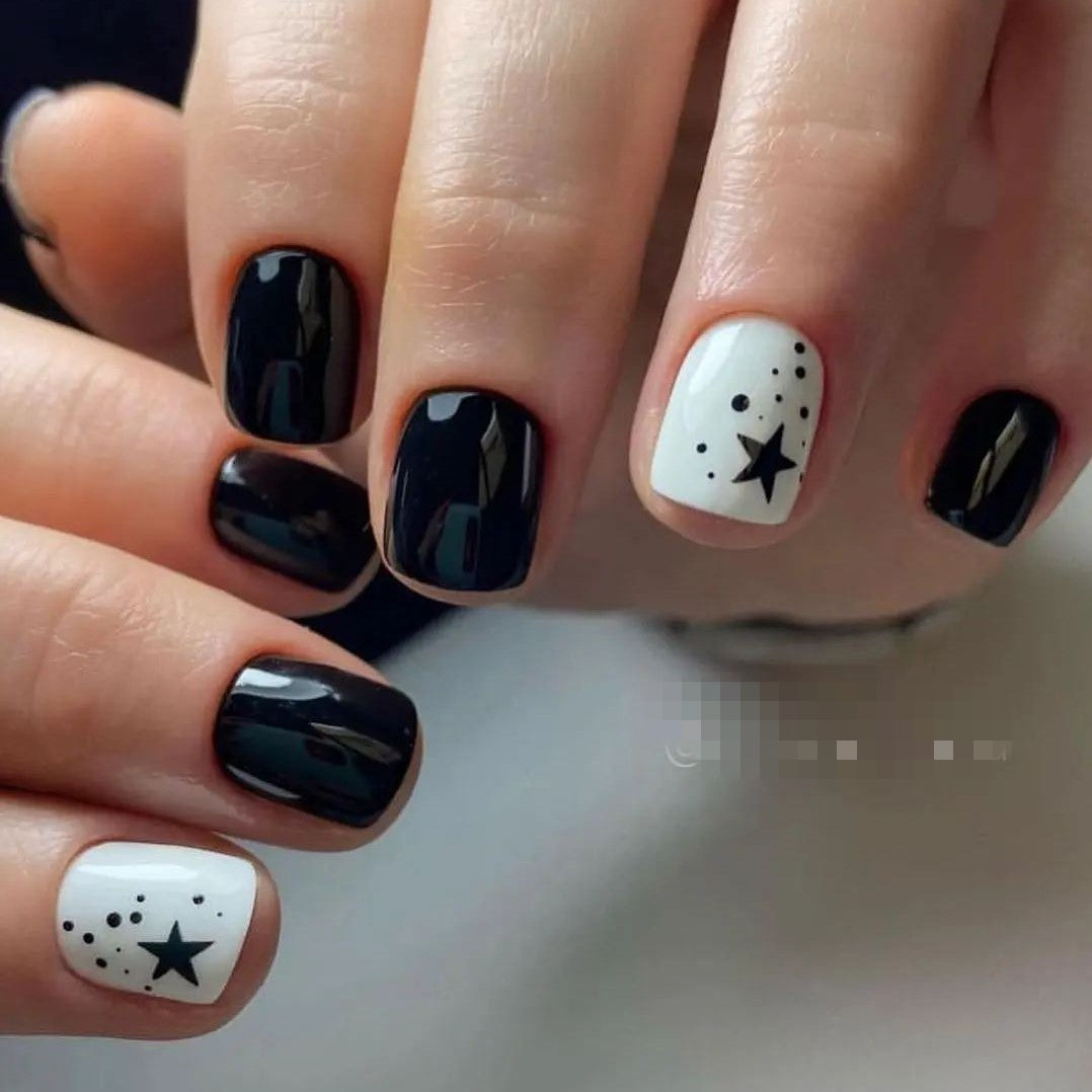 Glossy Black Stars Press on Fake Artificial Nails / tns807