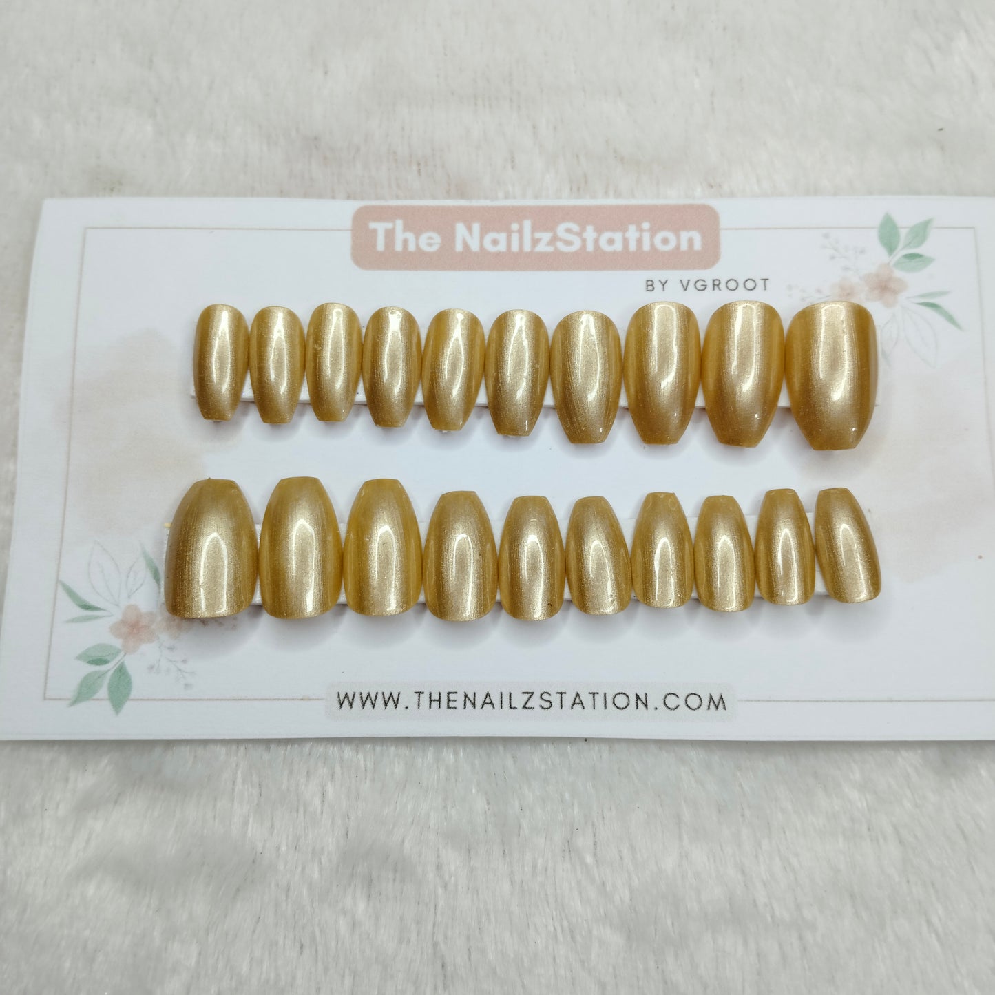 The NailzStation Glossy Golden Chrome Press on Fake Artificial Nails Set with glue, filer, sticker application kit // 1507