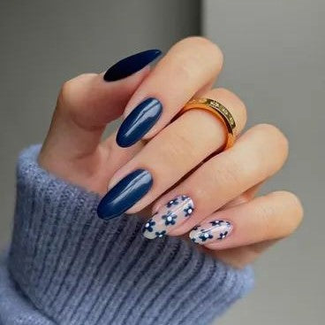 Glossy Blue Floral Press on Fake Nails // tns160