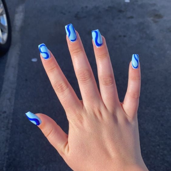 Glossy Blue Swirls Press on Fake Nails // tns169
