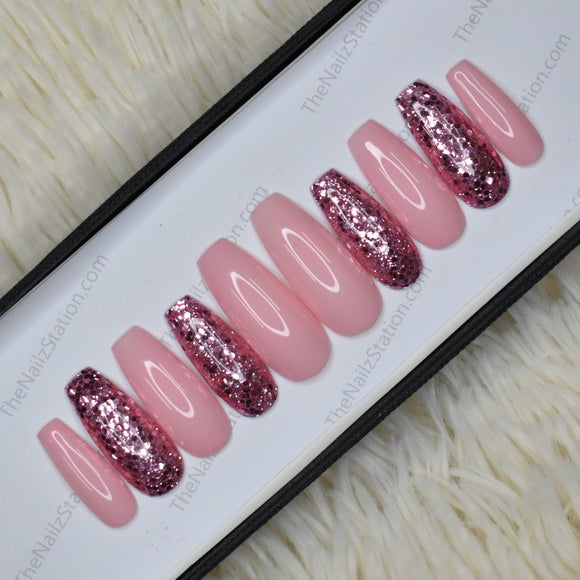 Glossy Light Pink Glitter Press on Nails Set // 349