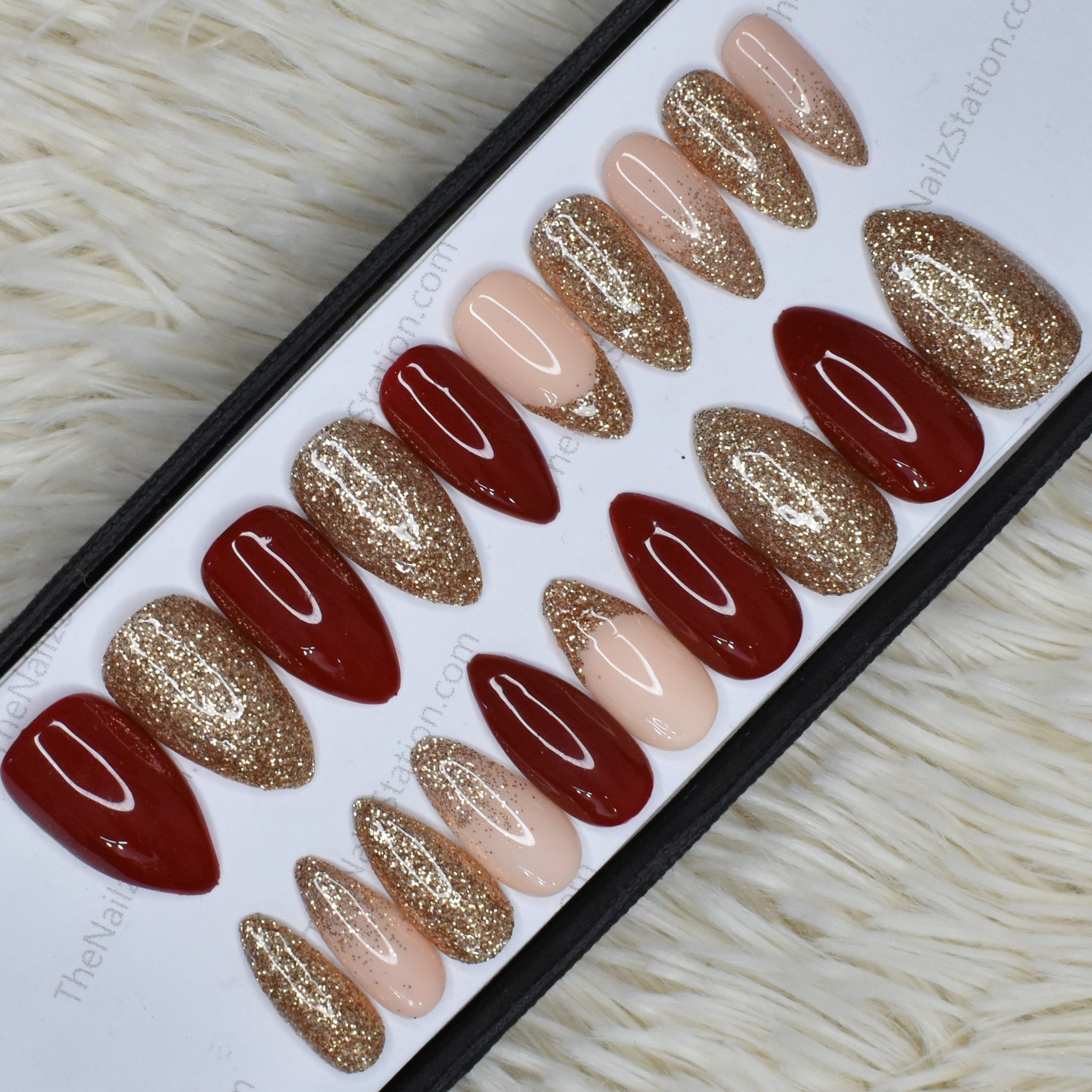 Light brown & glitter gold acrylic nails | Gold acrylic nails, Nails,  Acrylic nails