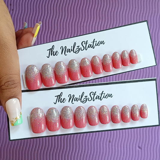 Glossy Pink Glitter Ombre Press on Nails Set (20 nails / Oval)