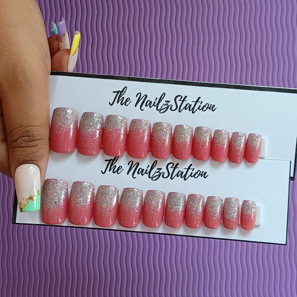 Glossy Pink Glitter Ombre Press on Nails Set (20 nails / Medium Square)