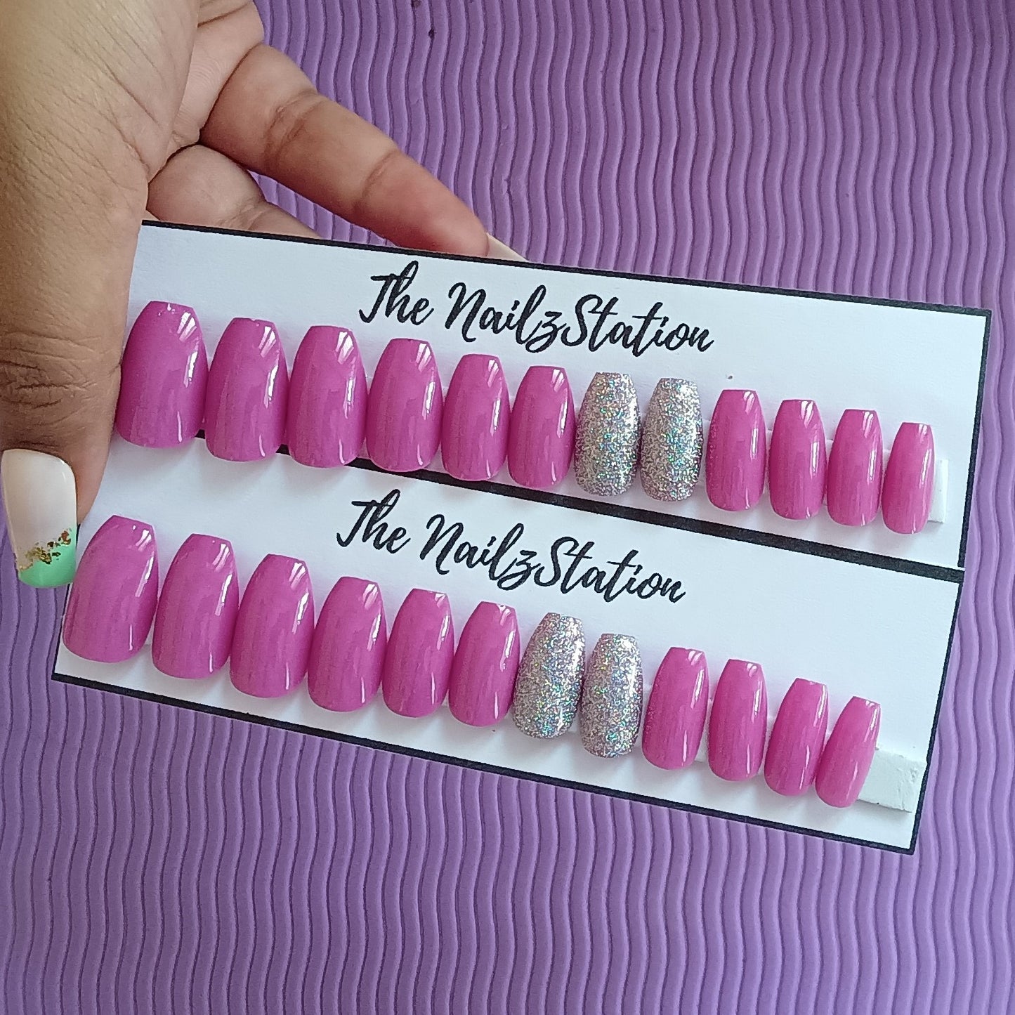 Glossy Lilac Holographic Silver Glitter Press on Nails Set (24 nails / Coffin)