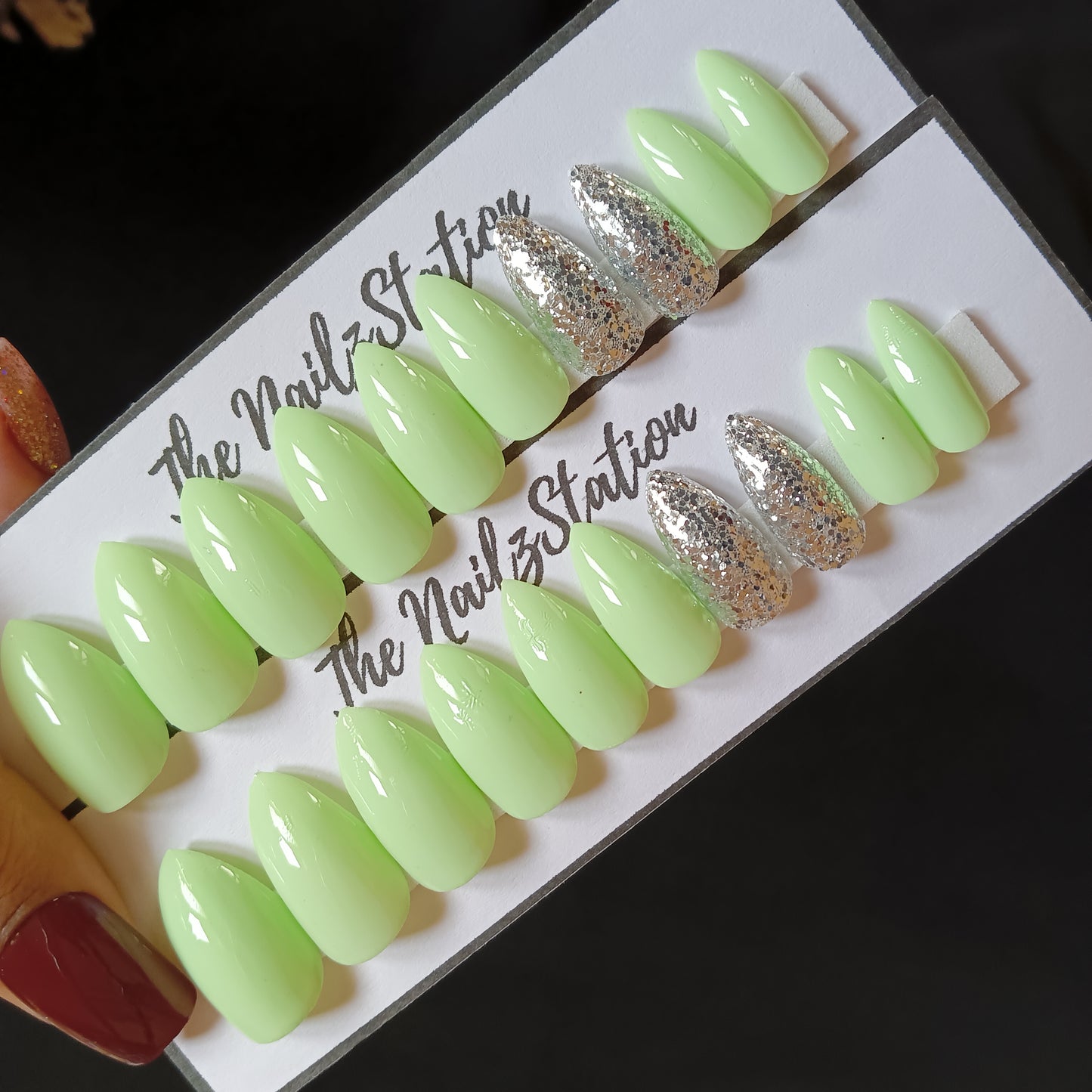 Glossy Pastel Green Silver Glitter Press on Nails Set (20 nails / Almond)