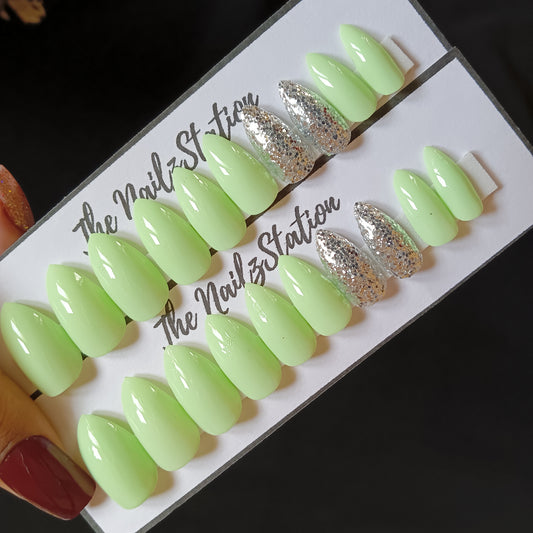 Glossy Pastel Green Silver Glitter Press on Nails Set (20 nails / Almond)