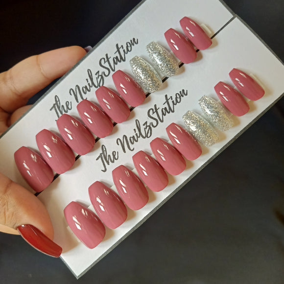 Glossy Rose Silver Glitter Press on Nails Set (20 nails / Coffin)