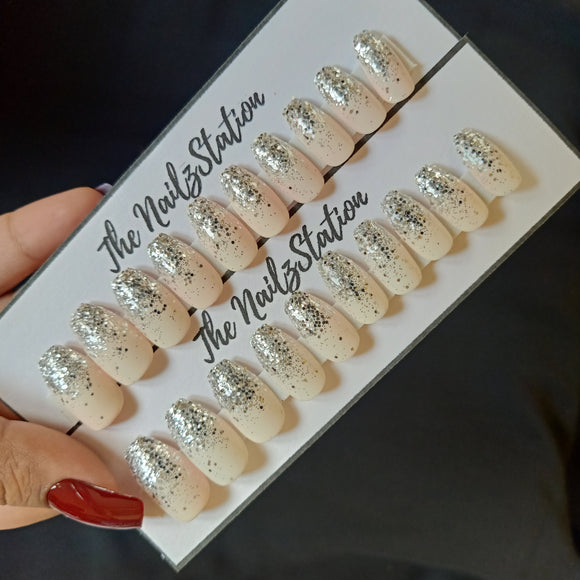 Glossy Off-White Silver Glitter Ombre Press on Nails Set (20 nails /Coffin)