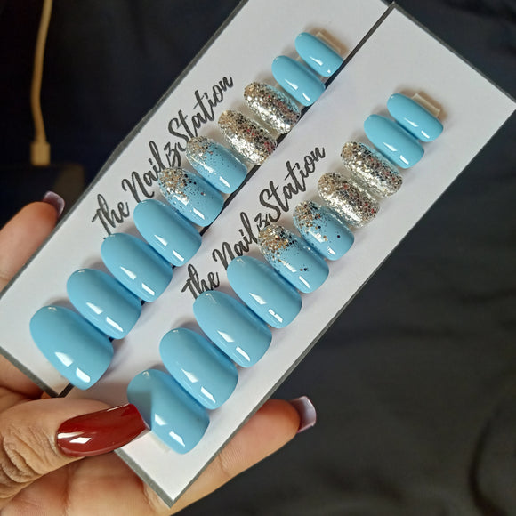 Glossy Pastel Blue Silver Glitter Ombre Press on Nails Set (20 nails /Oval)