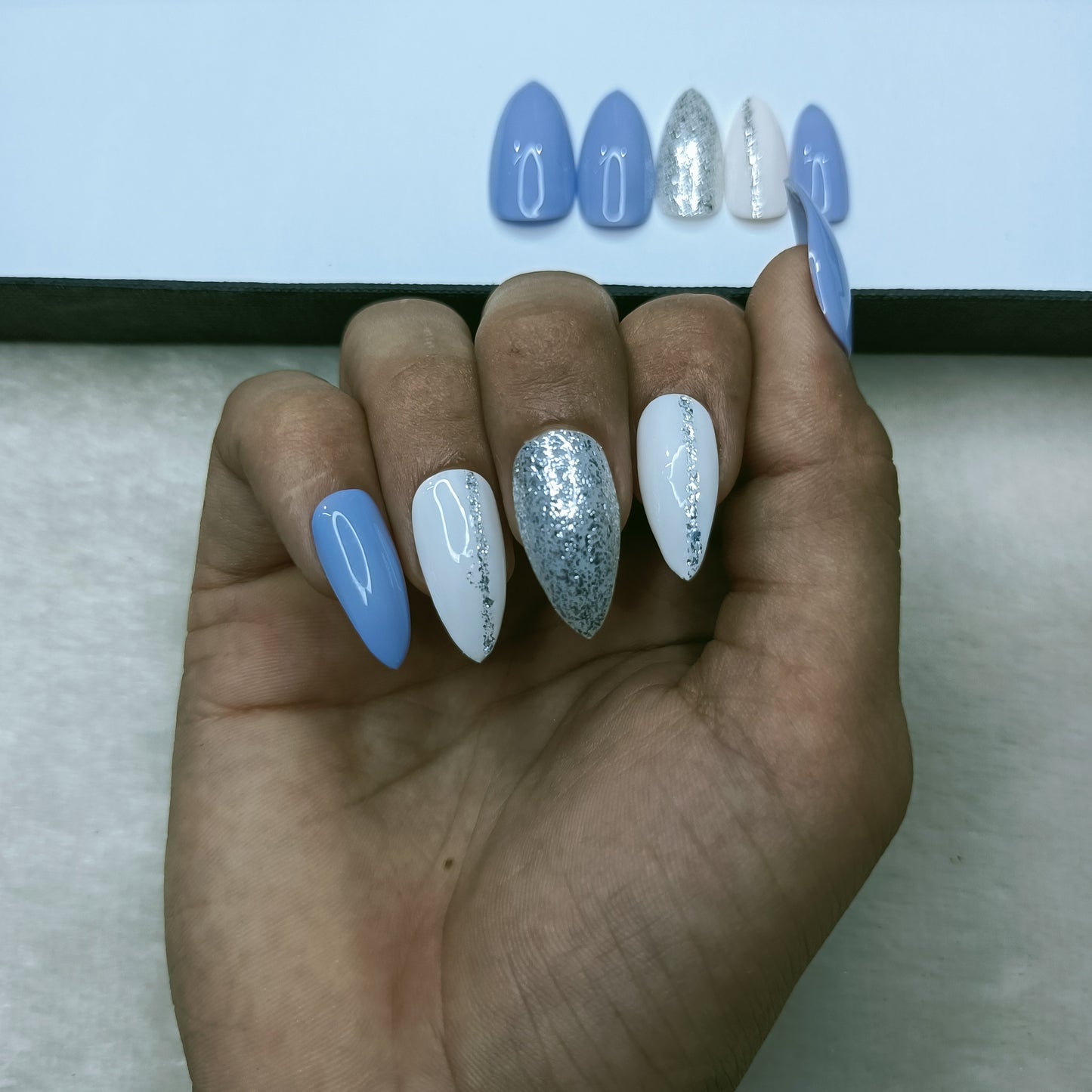 Glossy Lavender with silver Glitter  Press on Nails // 980