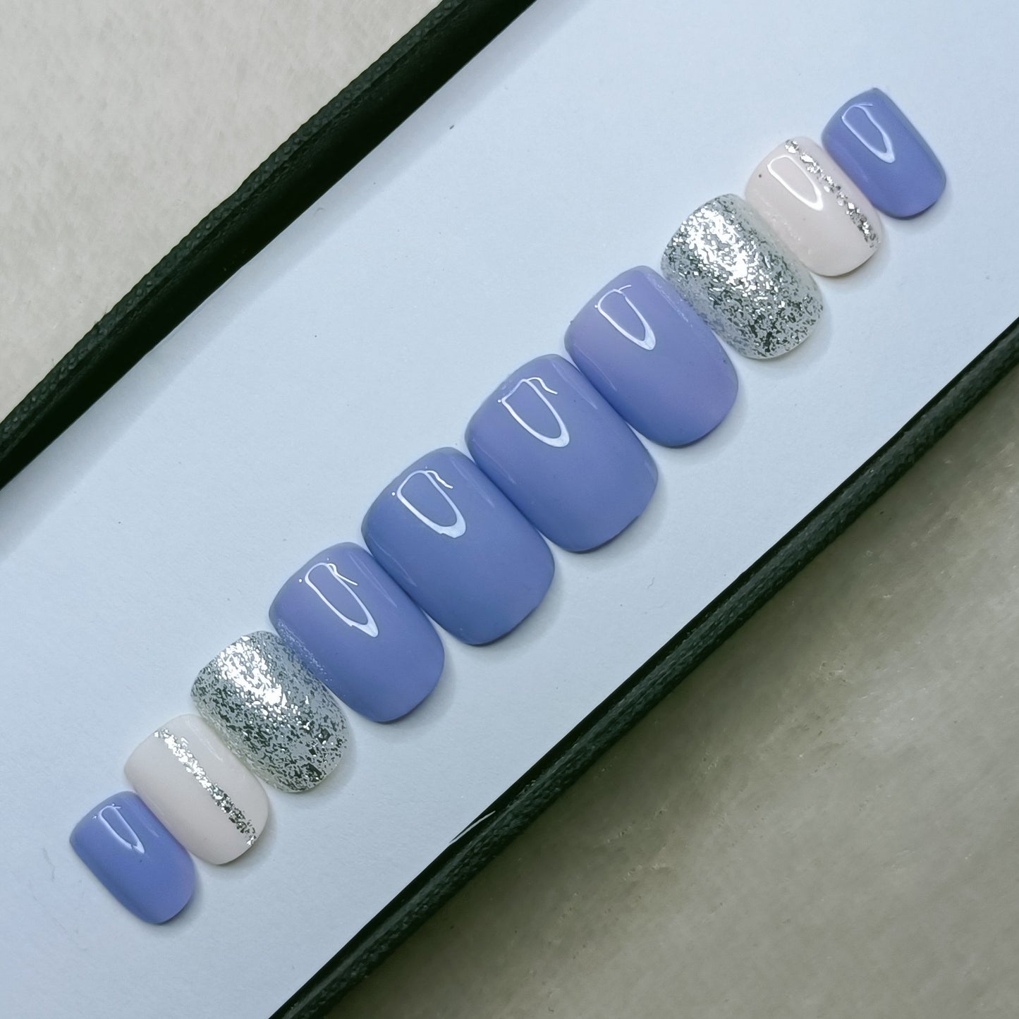 Glossy Lavender with silver Glitter  Press on Nails // 980