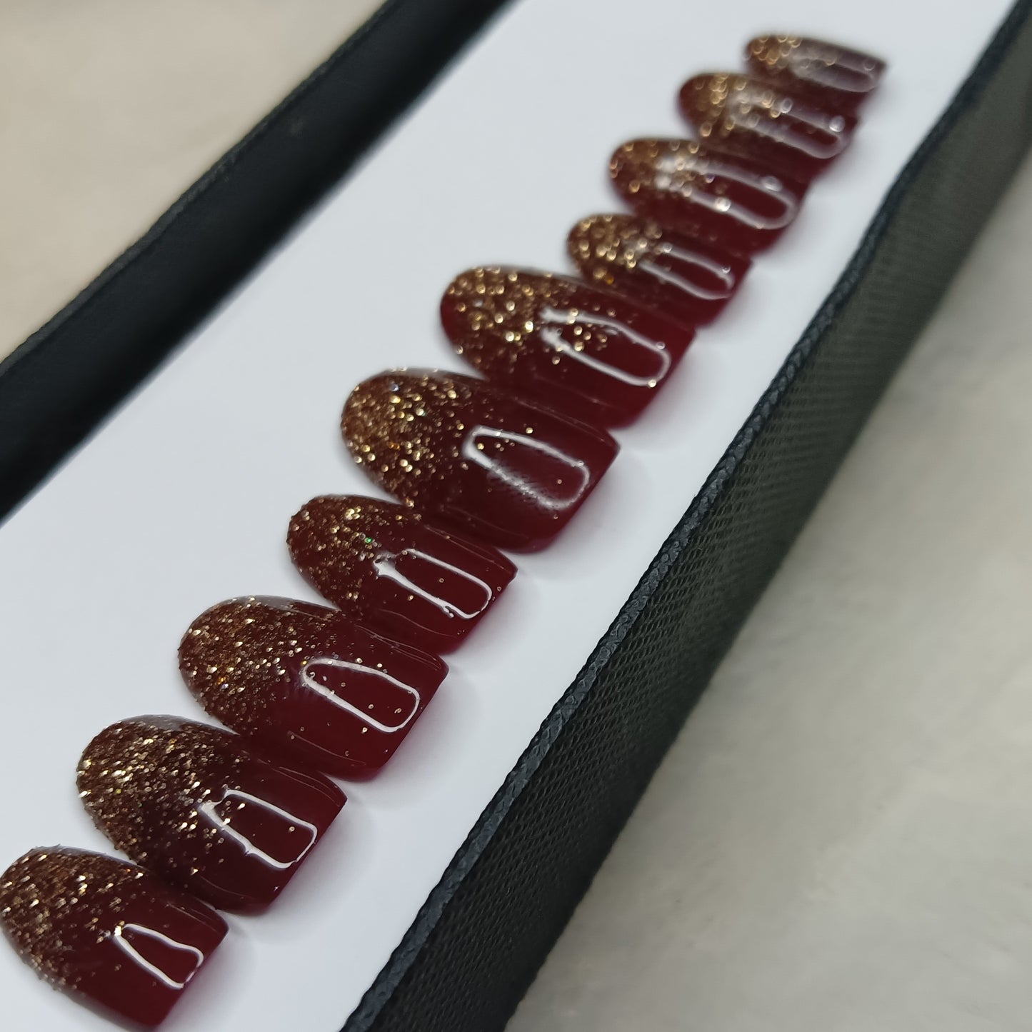 Glossy Maroon Glitter Ombre Print Press on Nails Set // 629