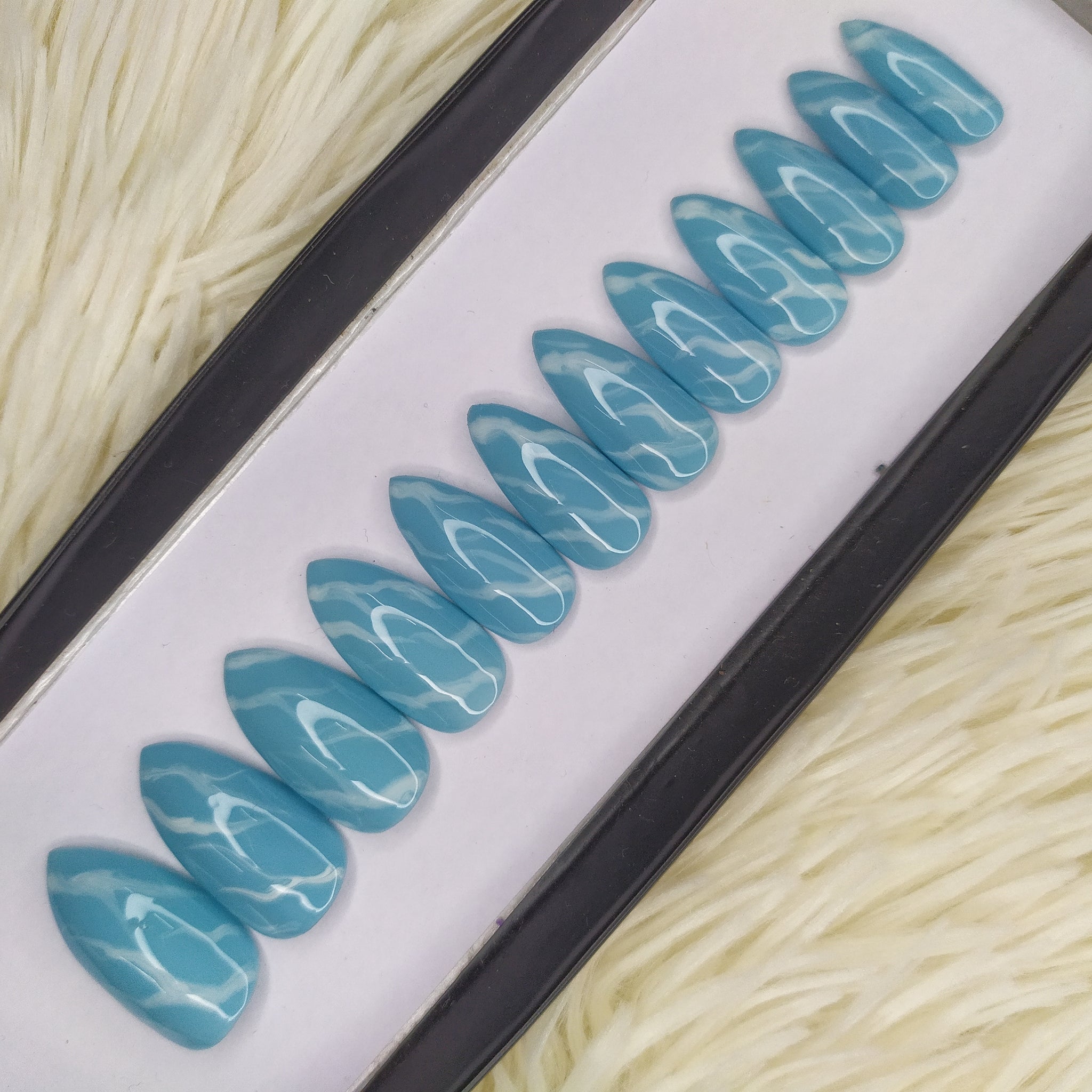 Light blue and white Marble Press on Nails Set // 252